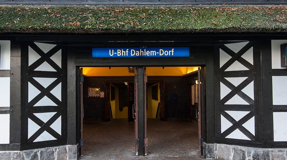 Bei einem Unfall am U-Bahnhof Dahlem-Dorf ist ein Mensch verunglückt. / Foto: picture alliance / dpa