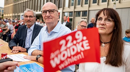 Brandenburgs SPD-Landeschef und seine Stellvertreterin: Ministerpräsident Dietmar Woidke und Finanzministerin Katrin Lange. (Archivbild) / Foto: Fabian Sommer/dpa