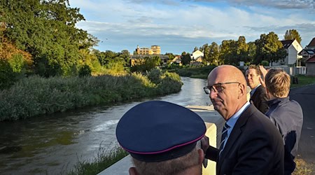 Regierungschef Woidke sagt: «Wir hoffen das Beste und bereiten uns auf das Schlimmste vor.» / Foto: Patrick Pleul/dpa