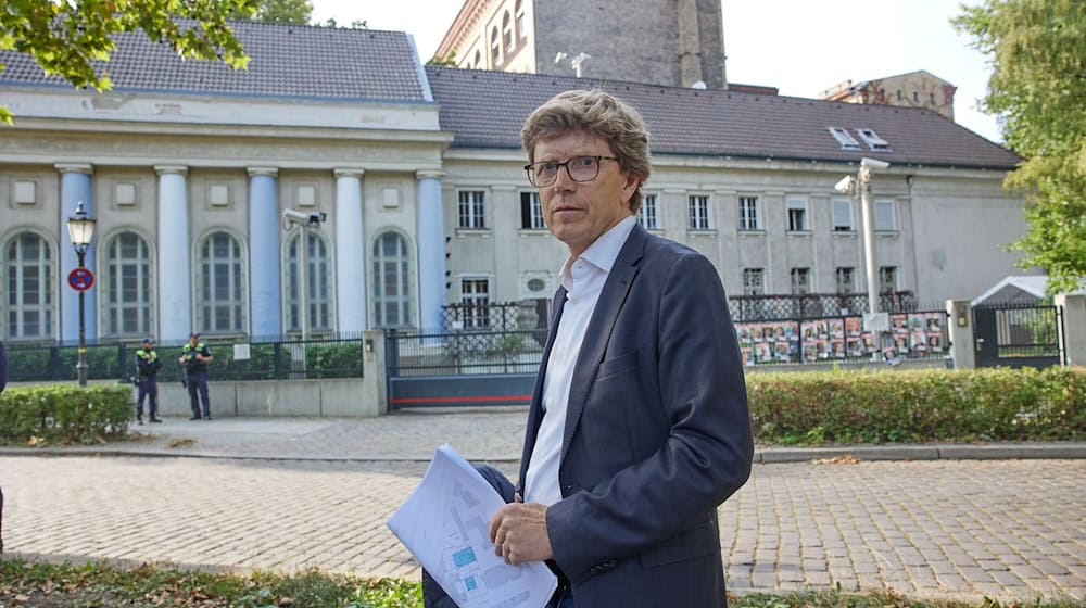 Engelbert Lütke Daldrup steuert den Wiederaufbau der Synagoge  / Foto: Joerg Carstensen/dpa