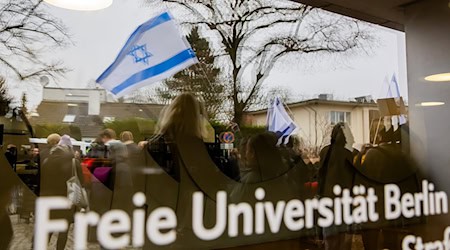 Die Freie Universität Berlin war schon mehrfach Schauplatz von Protest im Zusammenhang mit dem Gaza-Krieg. (Archivbild)  / Foto: Christoph Soeder/dpa