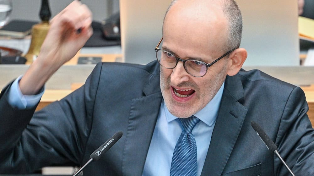 AfD-Politiker Martin Trefzer sieht an den Berliner Hochschulen unhaltbare Zustände. / Foto: Jens Kalaene/dpa