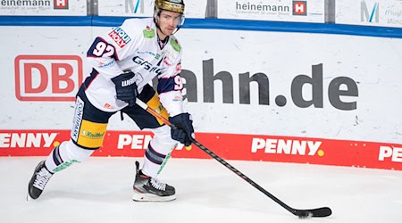 Nationalspieler Noebels traf beim 3:2 der Eisbären in Augsburg. / Foto: Matthias Balk/dpa