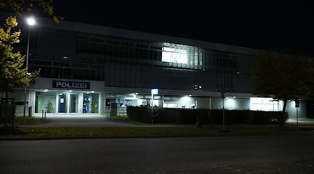 An einem Einsatz rund um die Festnahme eines mutmaßlichen IS-Unterstützers in Bernau waren auch Brandenburger Polizisten beteiligt. / Foto: Maximilian Specht/dpa