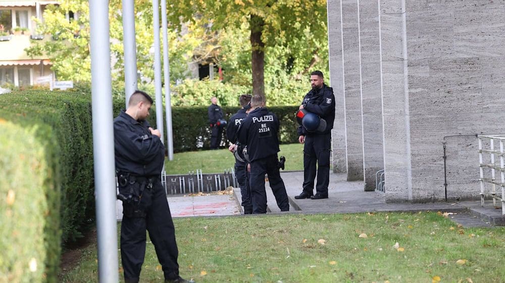 Vermummte drangen vor einer Woche ins Präsidiumsgebäude der Freien Universität ein. (Archivbild) / Foto: Jörg Carstensen/dpa