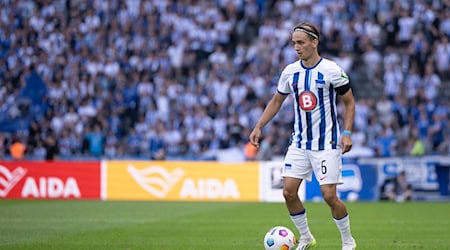 Michal Karbownik steht bei Hertha BSC vor der RÜckkehr in die Startelf.  / Foto: Sebastian Christoph Gollnow/dpa