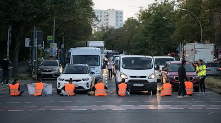 Verfassungsbeschwerde gegen Verurteilung nach einer Sitzblckade der Letzten Generation / Foto: Sebastian Christoph Gollnow/dpa