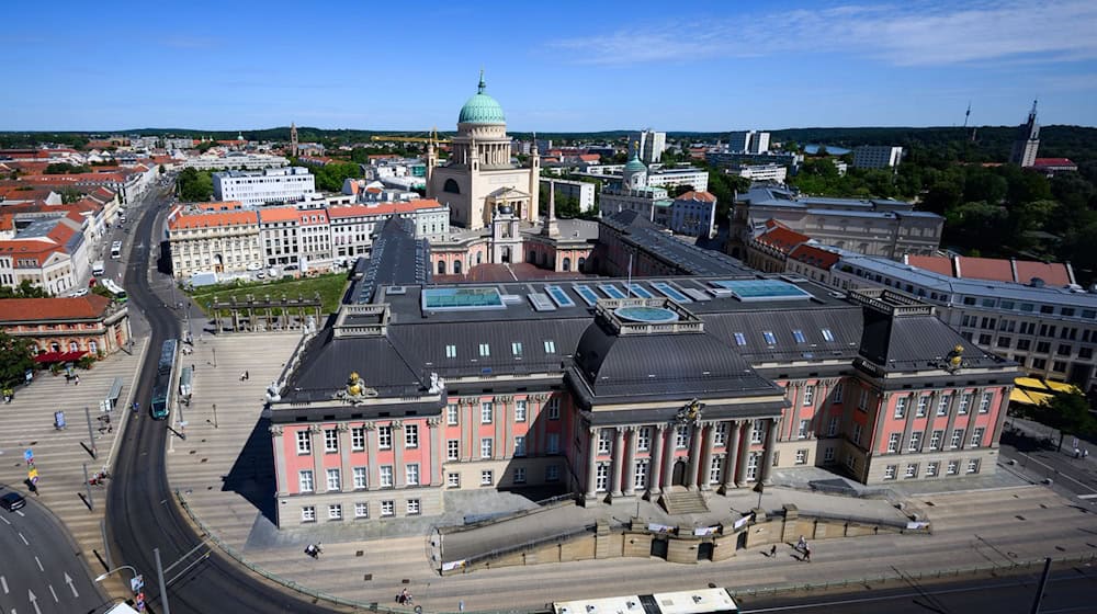 Der Brandenburger Landtag kommt nach der Landtagswahl erstmals zusammen (Archivbild). / Foto: Bernd von Jutrczenka/dpa
