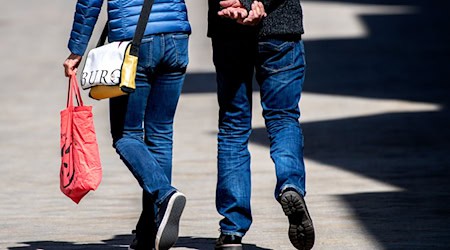 Einige Brandenburger werden am Reformationstag zum Shopping nach Berlin fahren. (Symbolbild) / Foto: Hauke-Christian Dittrich/dpa