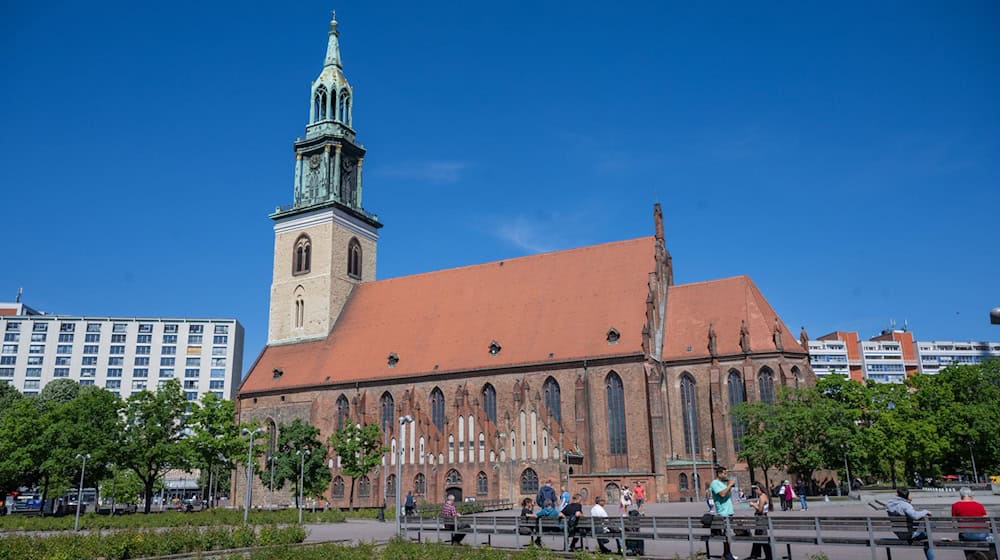 Architektin Abri betreute etwa die Restaurierung der Marienkirche in Berlin. (Archivbild) / Foto: Monika Skolimowska/dpa