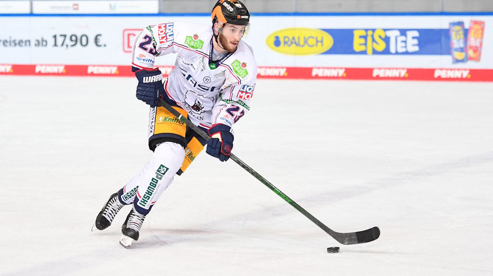 Blaine Byron erzielte das 4:3 der Berliner gegen die Sheffield Steelers / Foto: Tobias Hase/dpa