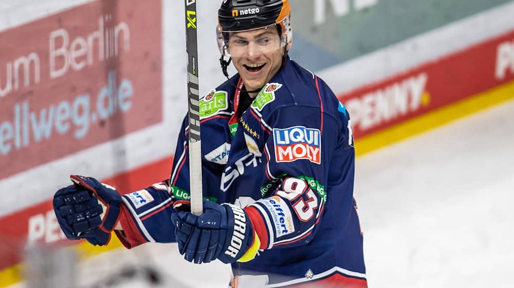 Nationalspieler Pföderl erzielte beim Sieg der Eisbären in Düsseldorf das wichtige Tor zum 4:3. / Foto: Andreas Gora/dpa