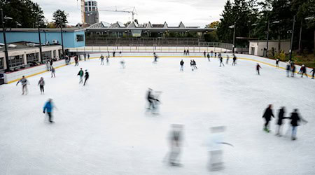 Endlich wieder Eislaufvergnügen an der Oderstraße. (Archivbild) / Foto: Fabian Sommer/dpa