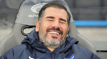 Hertha Coach Cristian Fiél kann sich an sein Tor gegen Ulm vor 23 Jahren nicht mehr erinnern.  / Foto: Soeren Stache/dpa