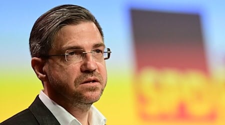 BVB/Freie Wähler wollen ein Abwahlverfahren gegen Potsdams Oberbürgermeister Mike Schubert (SPD) auf den Weg bringen. (Archivbild) / Foto: Soeren Stache/dpa-Zentralbild/dpa