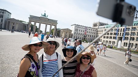 Bei Reisenden aus dem Ausland ist Berlin bislang deutlich beliebter als im Vorjahr. (Archivbild)  / Foto: Sebastian Gollnow/dpa