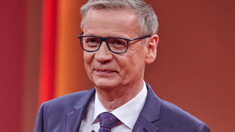 Günther Jauch freut sich auf das neue Restaurant in seiner Villa Kellermann in Potsdam. (Archivbild) / Foto: Henning Kaiser/dpa