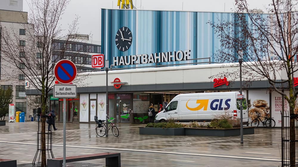 Am Hauptbahnhof in Cottbus gab es am Mittwochnachmittag erhebliche Einschränkungen im Zugverkehr. (Archivbild) / Foto: Frank Hammerschmidt/dpa