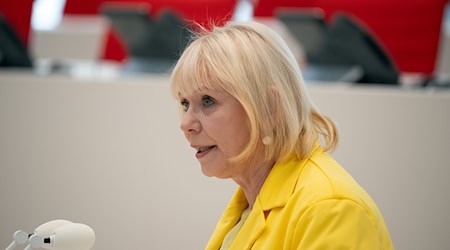 Brandenburgs Landtagspräsidentin Ulrike Liedtke appelliert an Sorben/Wenden, ihre Stimme für die Wahl der politischen Interessenvertretung der Minderheit abzugeben. (Archivbild) / Foto: Soeren Stache/dpa;POOL/dpa