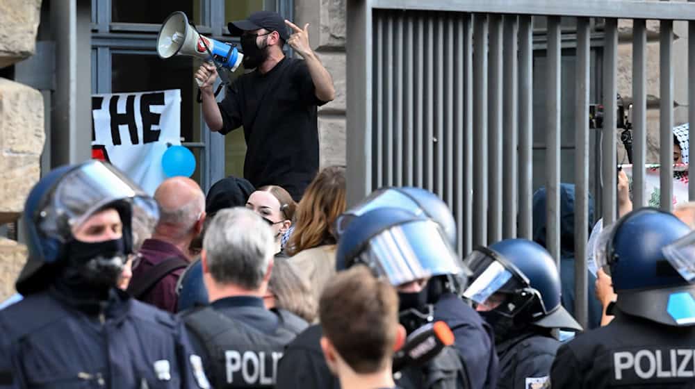 Nach der Besetzung eines Gebäudes der Berliner Humboldt-Universität (HU) kommt es zum Prozess wegen Hausfriedensbruchs gegen einen 24-Jährigen. (Archivfoto) / Foto: Soeren Stache/dpa