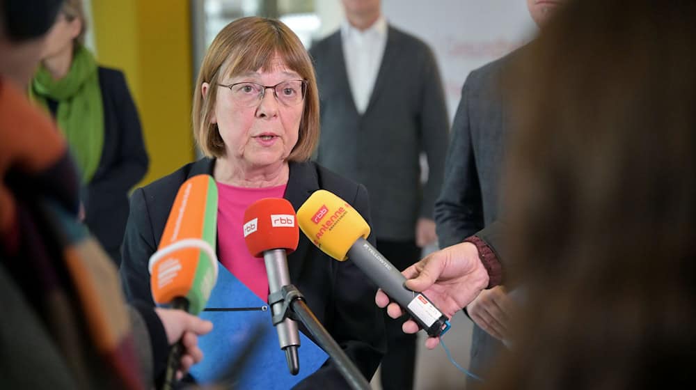 Ihre schriftliche Entlassung hat Ursula Nonnemacher (Grüne) nach eigenen Angaben im Flur des Bundesrats erhalten.  / Foto: Michael Bahlo/dpa