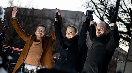 Die Protestdemonstration hieß «Nein zu Putin. Nein zum Krieg in der Ukraine». / Foto: Fabian Sommer/dpa