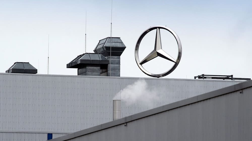 Die Gewerkschaft IG Metall ist in Sorge um die Zukunft des Mercedes-Standorts in Ludwigsfelde. (Archivbild) / Foto: Soeren Stache/dpa-Zentralbild/dpa