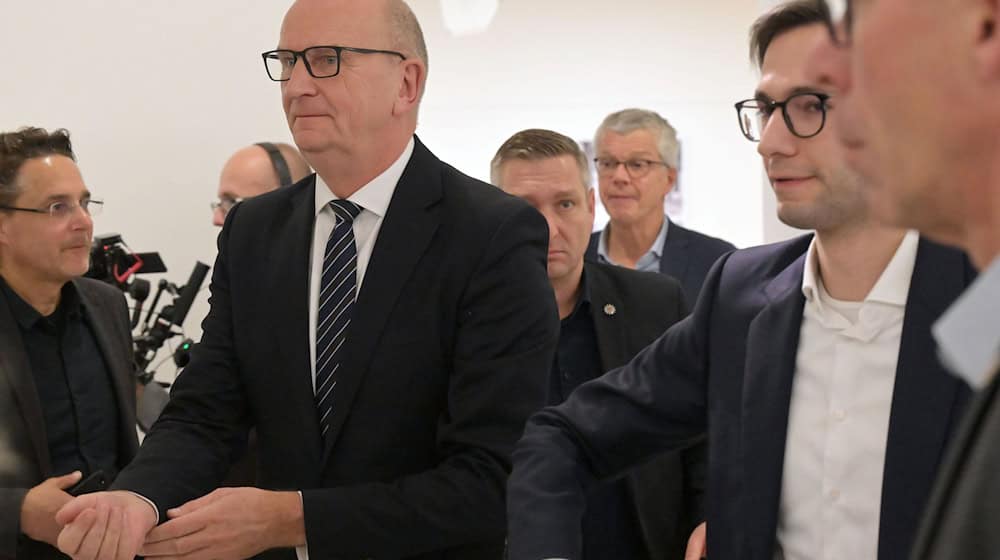 Die SPD will bei Regionalkonferenzen mit ihren Mitgliedern über den Koalitionsvertrag mit dem BSW diskutieren. (Archivbild)  / Foto: Michael Bahlo/dpa