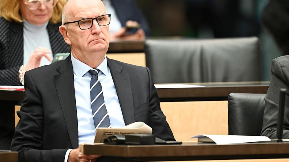 Brandenburgs Ministerpräsident Dietmar Woidke (SPD) hat im Streit um die Krankenhausreform im Bundesrat Gesundheitsministerin Ursula Nonnemacher (Grüne) entlassen. / Foto: Sebastian Christoph Gollnow/dpa