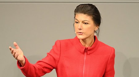 BSW-Chefin Sahra Wagenknecht lobt den Koalitionsvertrag in Brandenburg (Archivbild). / Foto: Anna Ross/dpa