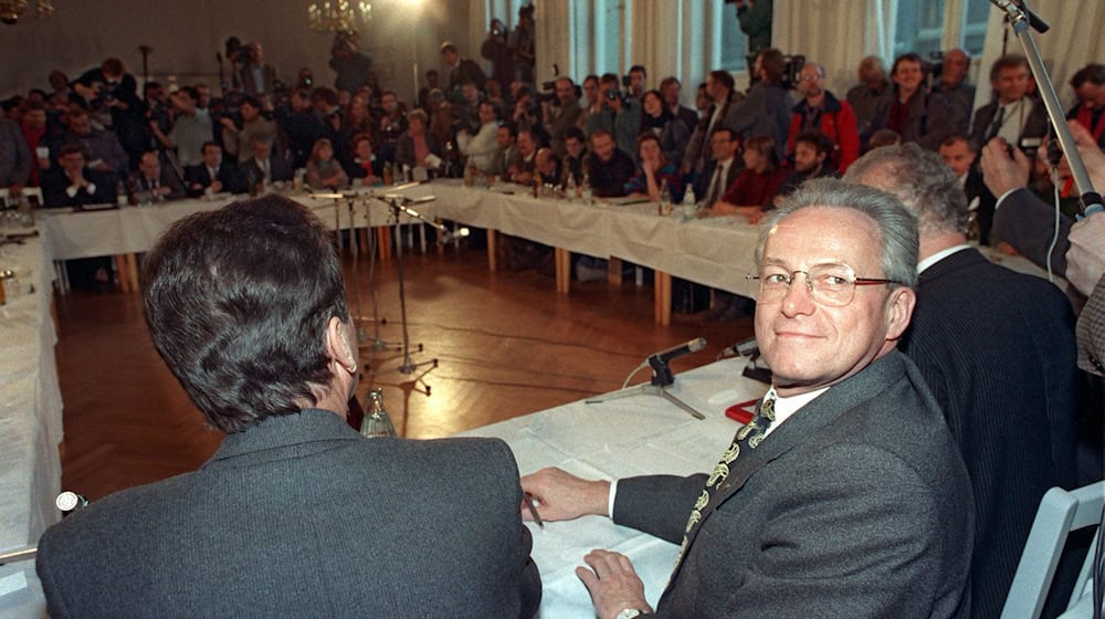 Am Zentralen Runden Tisch der DDR durfte erstmals die Opposition auf Augenhöhe mitreden. (Archivbild) / Foto: picture alliance / dpa