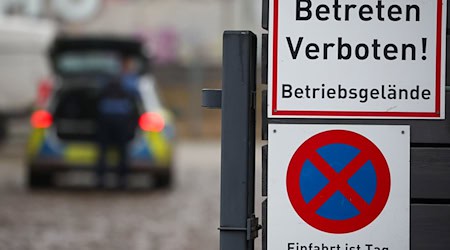 Polizei und Staatsanwaltschaft ermitteln gegen Verantwortliche einzelner Gesellschaften des Bauunternehmens Gröner.  / Foto: Jan Woitas/dpa