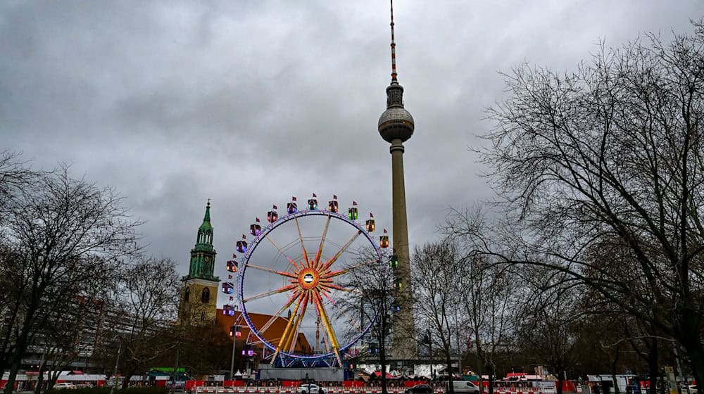 Schon um Mitternacht soll es windig werden. (Symbolbild) / Foto: Jens Kalaene/dpa