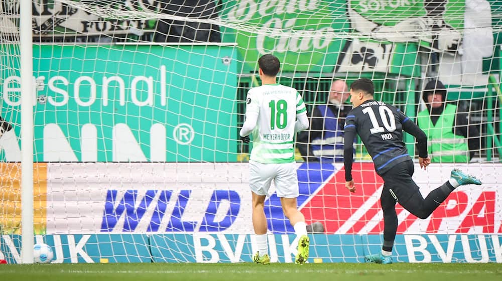 Die frühe Führung in Fürth brachte keine Ruhe ins Spiel der Berliner Hertha.  / Foto: Daniel Karmann/dpa