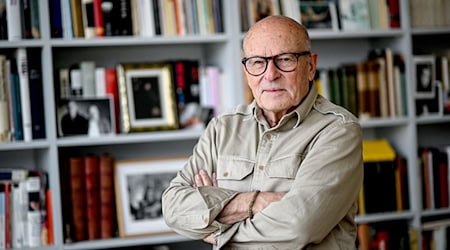 Volker Schlöndorff ist einer der bekanntesten deutschen Regisseure - aber selbst er bekommt nach eigenen Angaben keine Finanzierung für Filmprojekte zusammen. (Archivbild) / Foto: Britta Pedersen/dpa