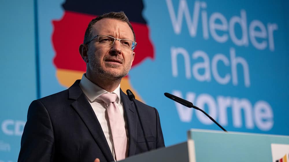 Der Bundestagsabgeordnete Jan-Marco Luczak steht auf Platz eins der Landesliste für die Bundestagswahl.  / Foto: Fabian Sommer/dpa