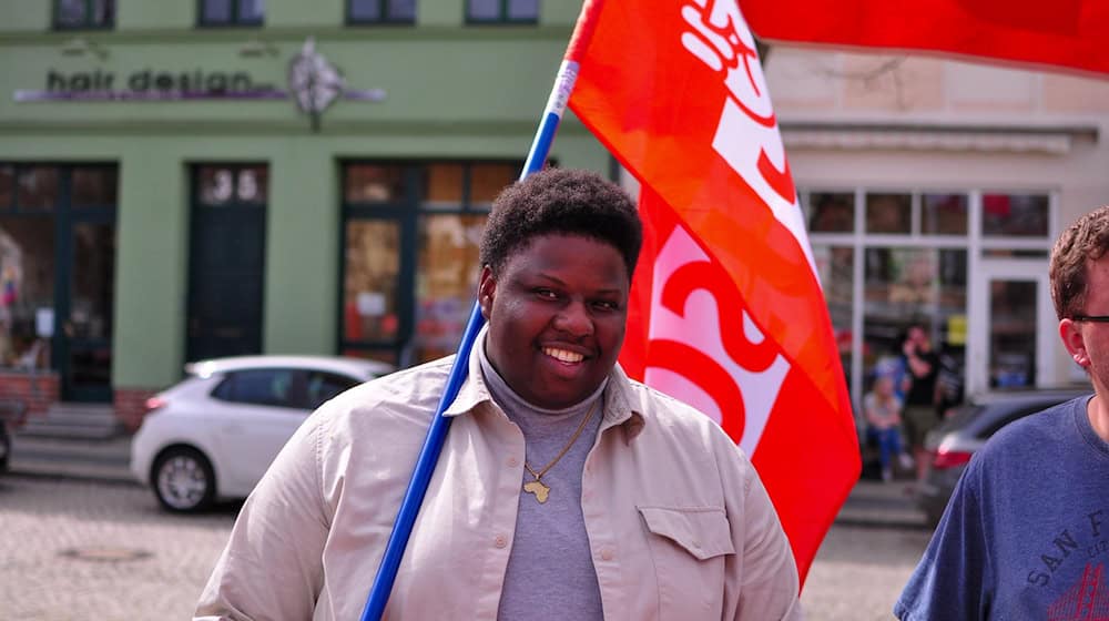 Der Landesvorsitzende der Brandenburger Jusos, Leonel Richy Andicene, sieht einige Punkte im Koalitionsvertrag von SPD und BSW auch skeptisch. (Archivbild) / Foto: Johanna Lagemann/Jusos Brandenburg/dpa