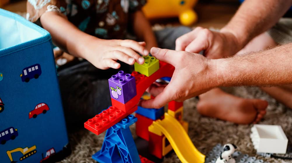 In Berlin leben rund 2.000 Kinder und Jugendliche in Pflegefamilien.  / Foto: Uwe Anspach/dpa