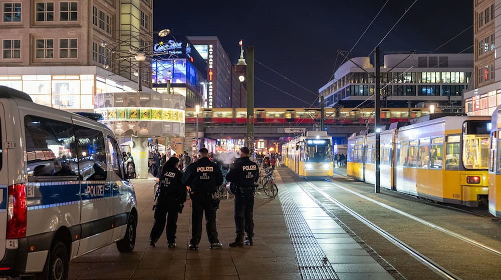 Die Polizei ist in Berlin im Großeinsatz. (Foto aktuell) / Foto: Soeren Stache/dpa