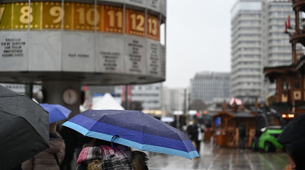 Dichte Wolken ziehen über Berlin und Brandenburg. (Symbolbild) / Foto: Leonie Asendorpf/dpa