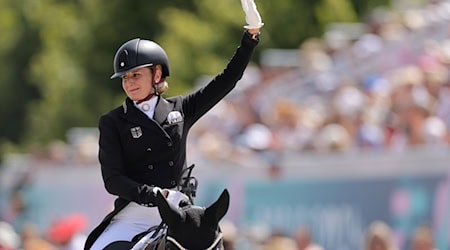 Bei der Potenzialanalyse des deutschen Sommersports ist das Dressurreiten mit Olympiasiegerin Jessica von Bredow-Werndl ganz vorne. / Foto: Rolf Vennenbernd/dpa