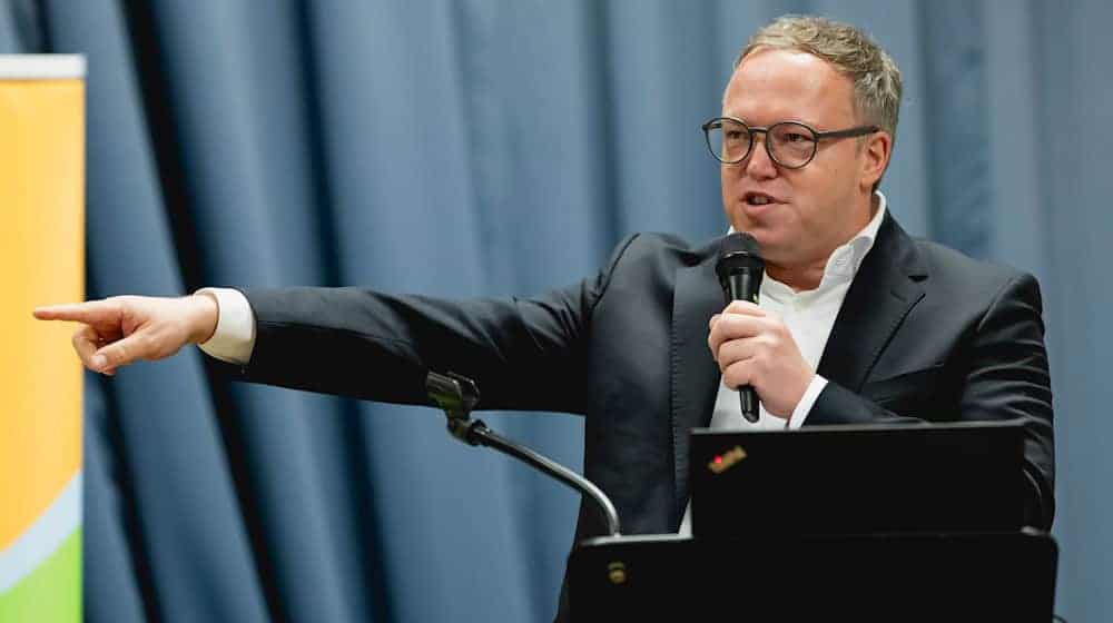 Thüringens neuer Regierungschef Mario Voigt (CDU) ist zugleich Vorsitzender der Ost-Ministerpräsidentenkonferenz. / Foto: Jacob Schröter/dpa