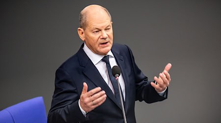Er will es noch mal wissen: Die SPD geht mit Kanzlerkandidat Olaf Scholz in die Bundestagswahl im Februar 2025. (Archivbild)  / Foto: Michael Kappeler/dpa