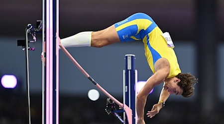 Armand Duplantis will beim Istaf Indoor in Berlin seinen Rekord verbessern. / Foto: Sven Hoppe/dpa