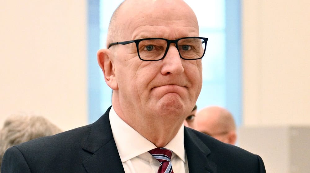 Der SPD-Politiker Woidke muss bei der Wahl des Ministerpräsidenten im Landtag in Potsdam in einen zweiten Wahlgang. / Foto: Sebastian Christoph Gollnow/dpa