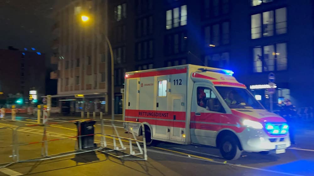 Angriff auf Sanitäter mit Feuerwerk. / Foto: Marion van der Kraats/dpa-Zentralbild/dpa