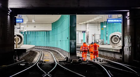 Im Nord-Süd-Tunnel wurden im vergangenen Jahr unter anderem neue Gleise verlegt. Nun kommt es wegen Instandhaltungsarbeiten erneut zu Einschränkungen. (Archivbild) / Foto: Christoph Soeder/dpa