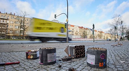 Aus Sicht von Berlins CDU-Generalsekretärin Ottilie Klein läuft die Debatte über ein Böllerverbot an Silvester in die falsche Richtung. (Archivbild)   / Foto: Joerg Carstensen/dpa