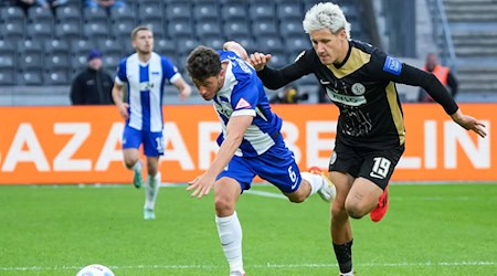 Diego Demme (l) will sich mit Hertha den Traum von der Bundesliga erfüllen. / Foto: Soeren Stache/dpa