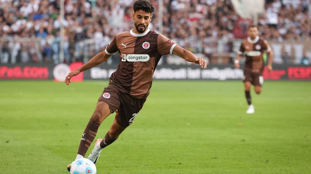 Wieder bereit: Elias Saad vom FC St. Pauli. / Foto: Christian Charisius/dpa